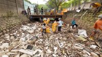 Bersama Warga, Gubernur Banten dan WaliKota Tangerang Gelar Aksi Bersih Kali Sabi di Cibodas