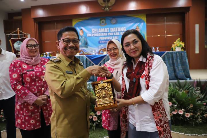 TP PKK Kabupaten Badung Studi Tiru Program Unggulan TP PKK Kota Tangerang