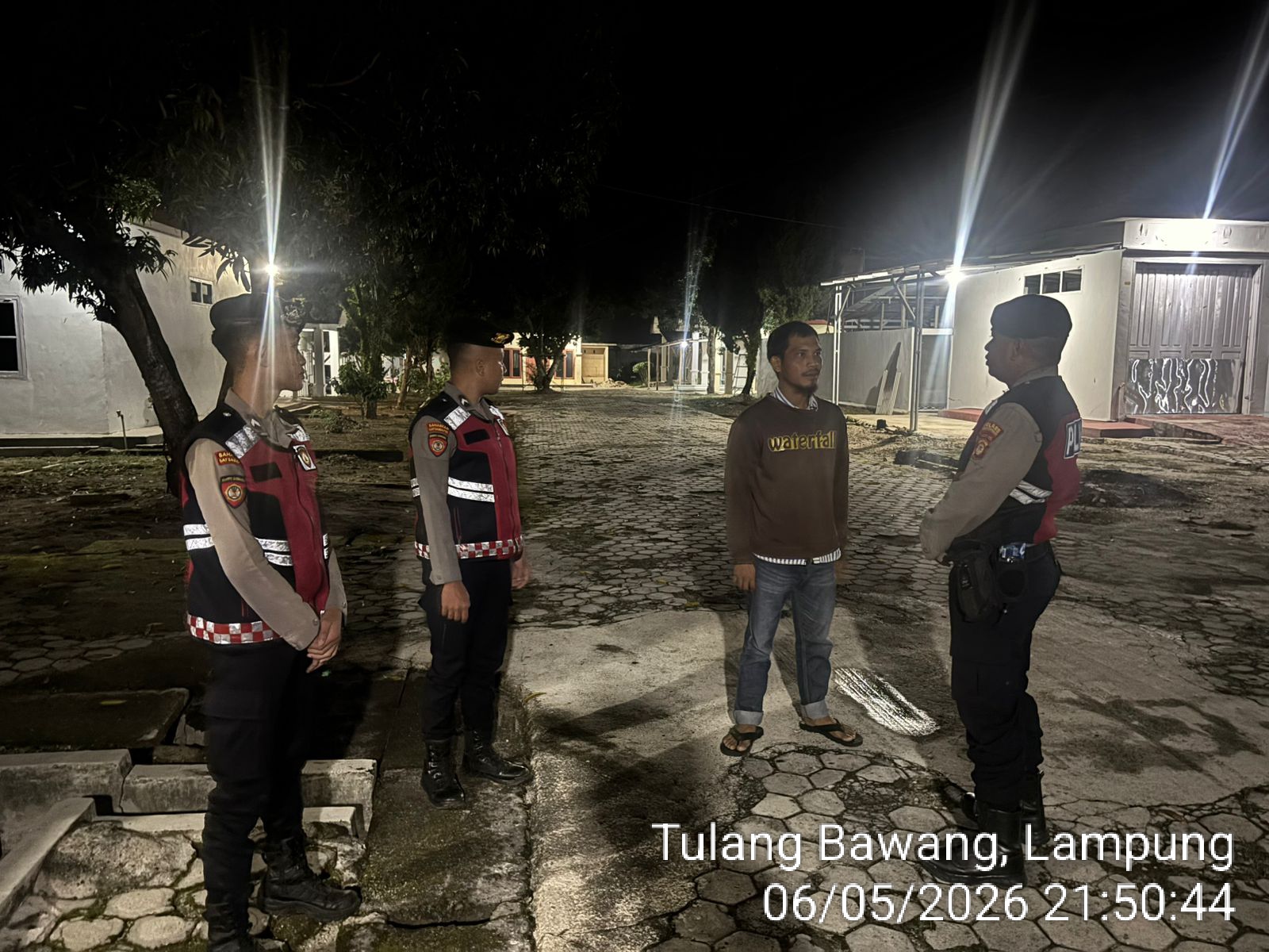 Patroli Malam Sat Samapta Polres Tulang Bawang Sapu Bersih Potensi Kriminalitas Hingga ke Jantung Kota