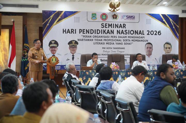 Buka Seminar Literasi Media, Sekda Tangerang Tekankan Sinergi Pendidikan dan Pers