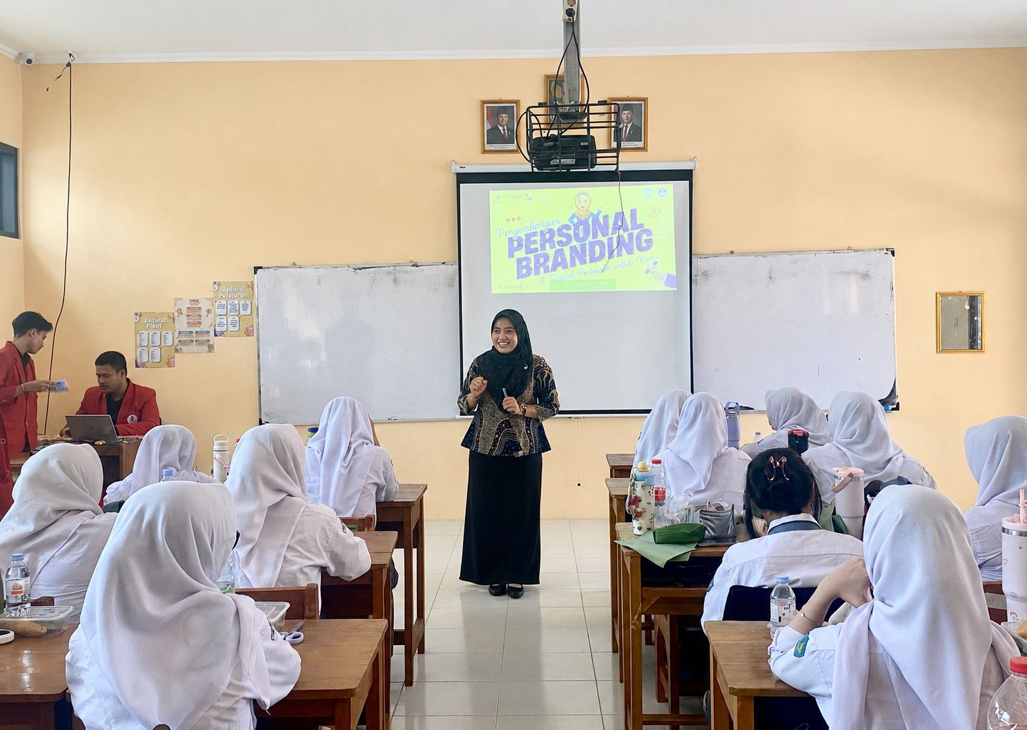 Bangun Personal Branding di Era Digital, Alifiah Ghaniyyu Bekali Siswa SMAN 7 Bekasi Strategi Sukses Bermedia Sosial