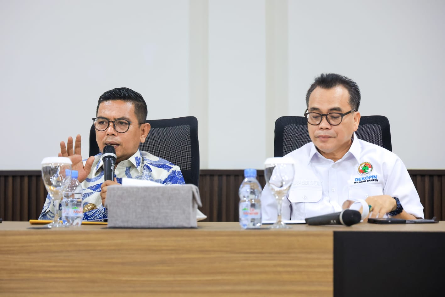 Gubernur Andra Soni Dorong Dewan Koperasi Indonesia Aktif Dukung Koperasi Merah Putih