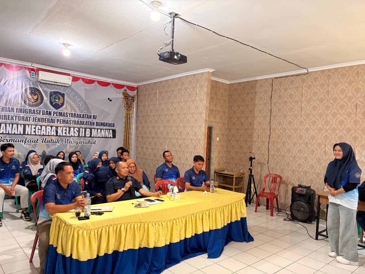 Peserta Magang Hub Kemenaker RI di Rutan Kelas IIB Manna Paparkan Hasil Pelaksanaan Program Magang Selama Enam Bulan