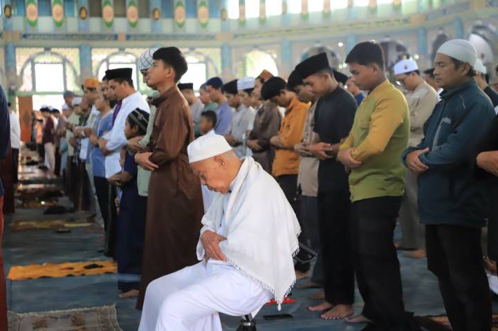 Ribuan Jemaah Padati Masjid Raya Al-A’zhom untuk Salat Iduladha 1447 H