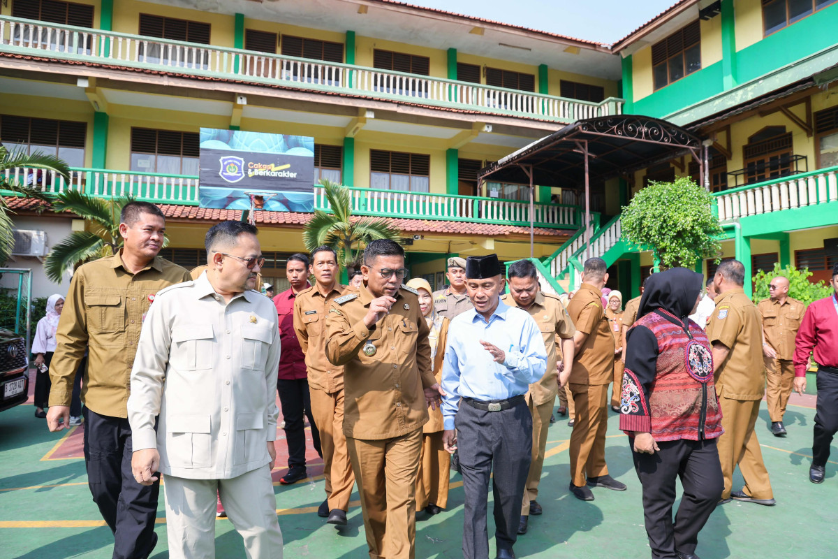 Program Sekolah Gratis Andra Soni Perkuat Daya Saing Sekolah Swasta.