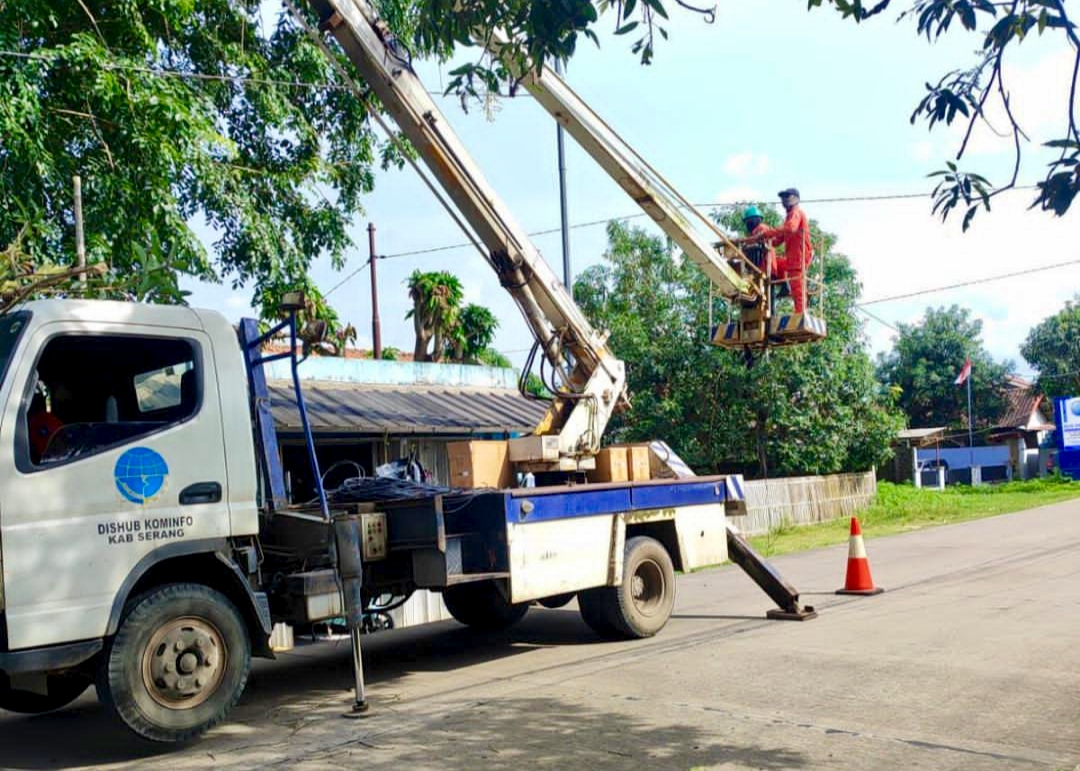 Satu Tahun Zakiyah–Najib, Program Optimalisasi Terang Jalan Sentuh 20 Kecamatan, 555 Unit PJU Baru Dipasang.