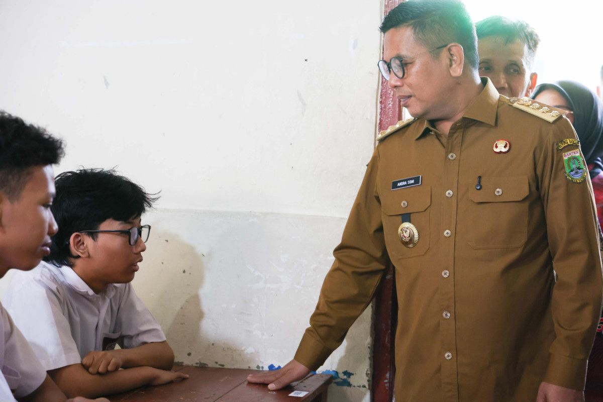 Andra Soni Pastikan MBG dan SPMB 2026 Berjalan Transparan dan Tepat Sasaran