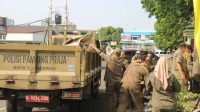 Satpol PP Kota Tangerang Tertibkan PKL Liar di Kawasan Tugu Adipura
