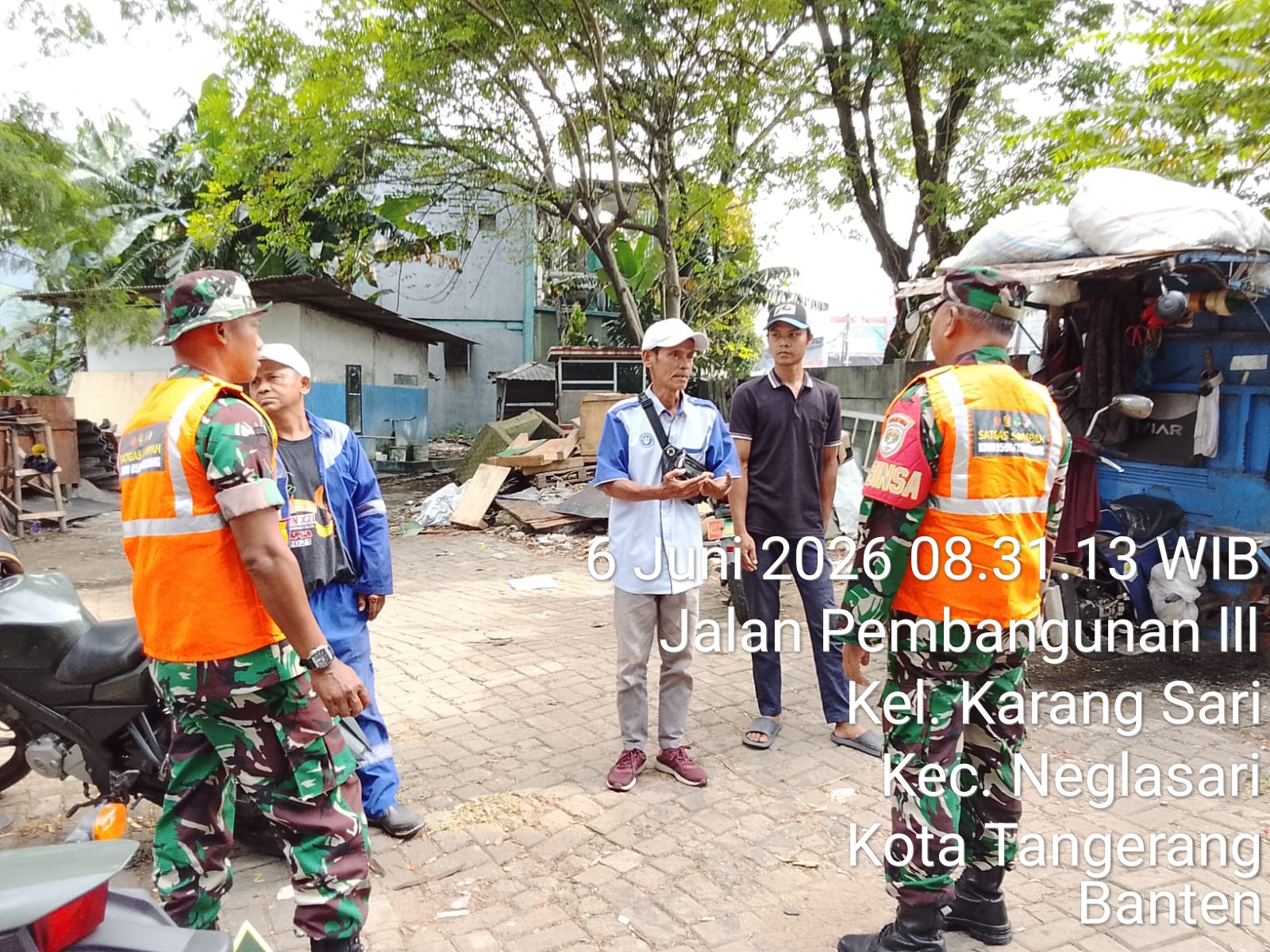 Koramil 02/Batuceper Kodim 0506/Tgr Gelar Sosialisasi Penanganan Darurat Sampah bersama Masyarakat