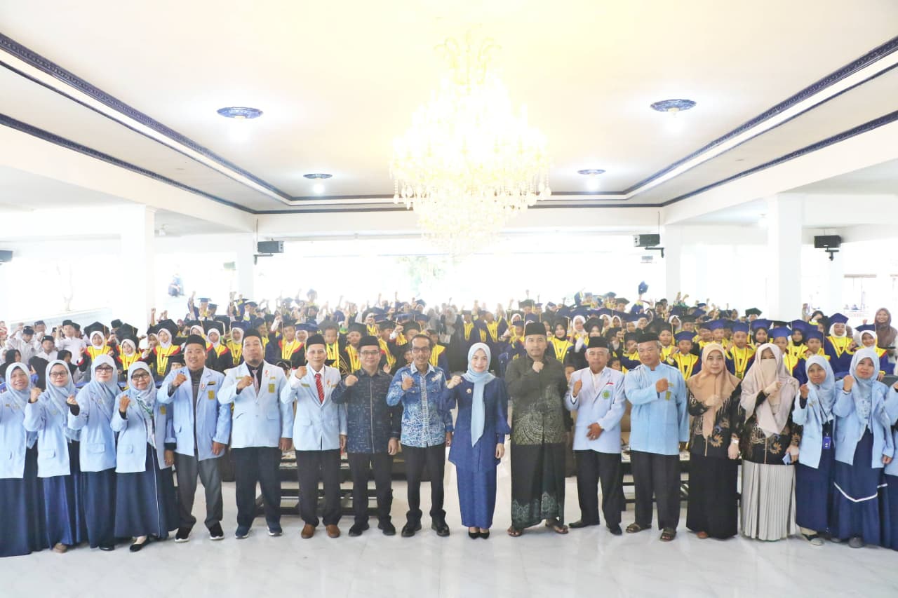 Bupati Serang Ratu Zakiyah: Orang Tua Madrasah Pertama bagi Anak