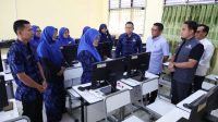 Tinjau SPMB Domisili Lingkungan di SMAN 1 Cilegon, Andra Soni Tegaskan Pendaftaran Harus Sesuai Mekanisme