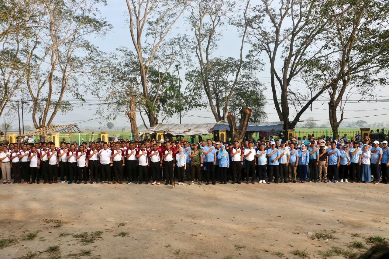 Corve Bareng Kapolda Banten, Bupati Serang Ajak Warga Peduli Lingkungan Bersihkan Sampah