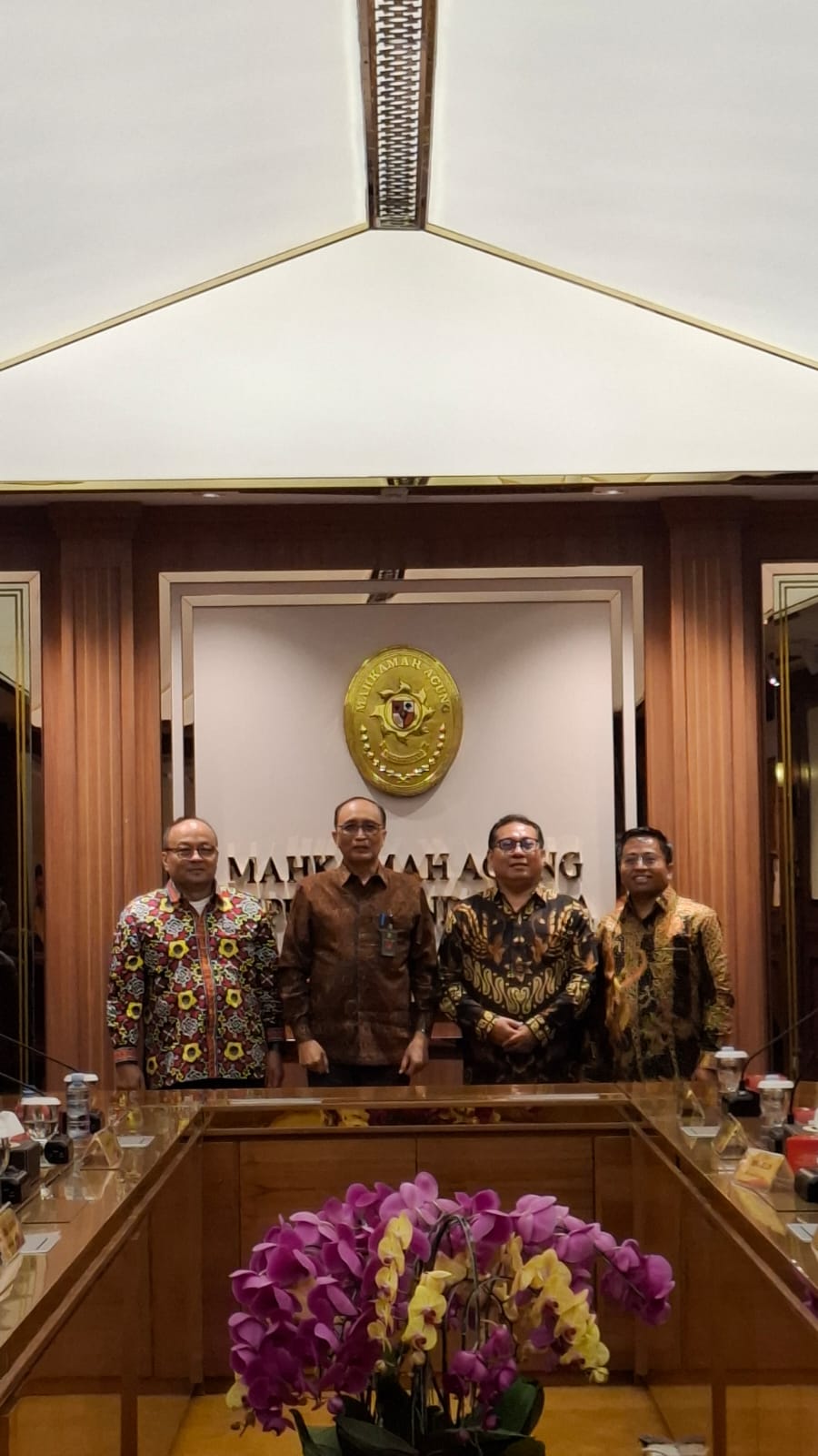 Langkah SMSI Membantu Mahkamah Agung Mengerem Tumpukan Perkara