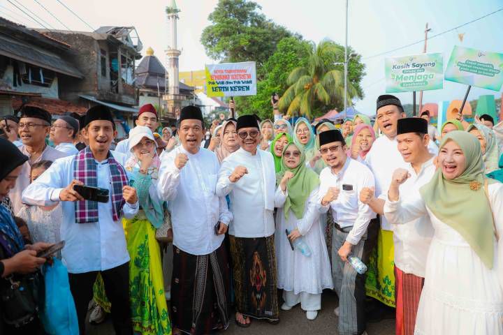 Ribuan Warga Ikuti Jalan Sehat Sarungan Bersama Walikota Tangerang