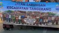 Camat Tangerang Bersama Staf Ikuti Jalan Sehat Sarungan Bersama Wali Kota Tangerang