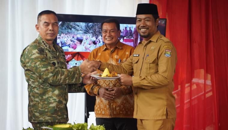 Jembatan Garuda Kodim 0510/Tigaraksa Diresmikan, Bupati Maesyal Apresiasi Sinergi Pemerintah dan TNI