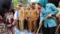 Atasi Kekeringan, Gubernur Andra Soni Distribusikan Air Bersih dan Siapkan Sumur Bersama.