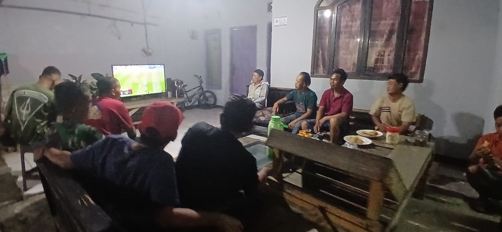 Semarak Piala Dunia 2026, Nobar Gembira Korem 052/Wijayakrama Perkokoh Kemanunggalan TNI dengan Rakyat
