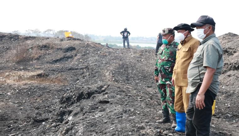 Kebakaran TPA Jatiwaringin Mulai Terkendali, Maesyal Pastikan Penanganan Terus Dimaksimalkan