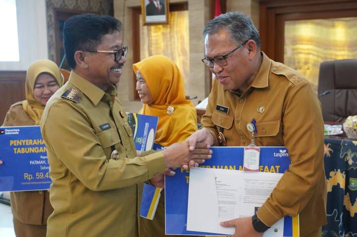 Jelang Purna Tugas, 98 ASN Kota Tangerang Terima SK Pensiun dan Pembekalan Ketaspenan