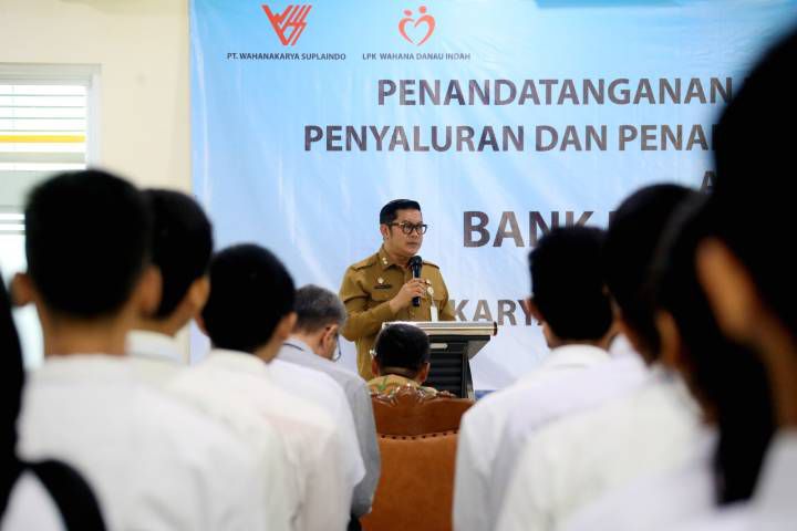 Penandatanganan PKS KUR PMI, Maryono: Kesempatan Kerja Jangan Terhambat Biaya