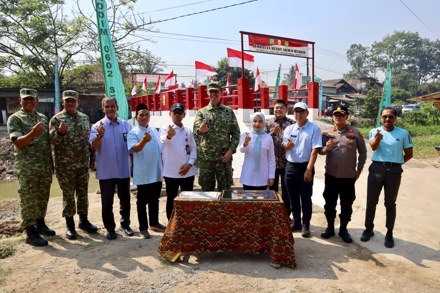 Dandim dan Bupati Serang Resmikan Jembatan Beton Armco Hybrid, Permudah Akses Warga Kibin