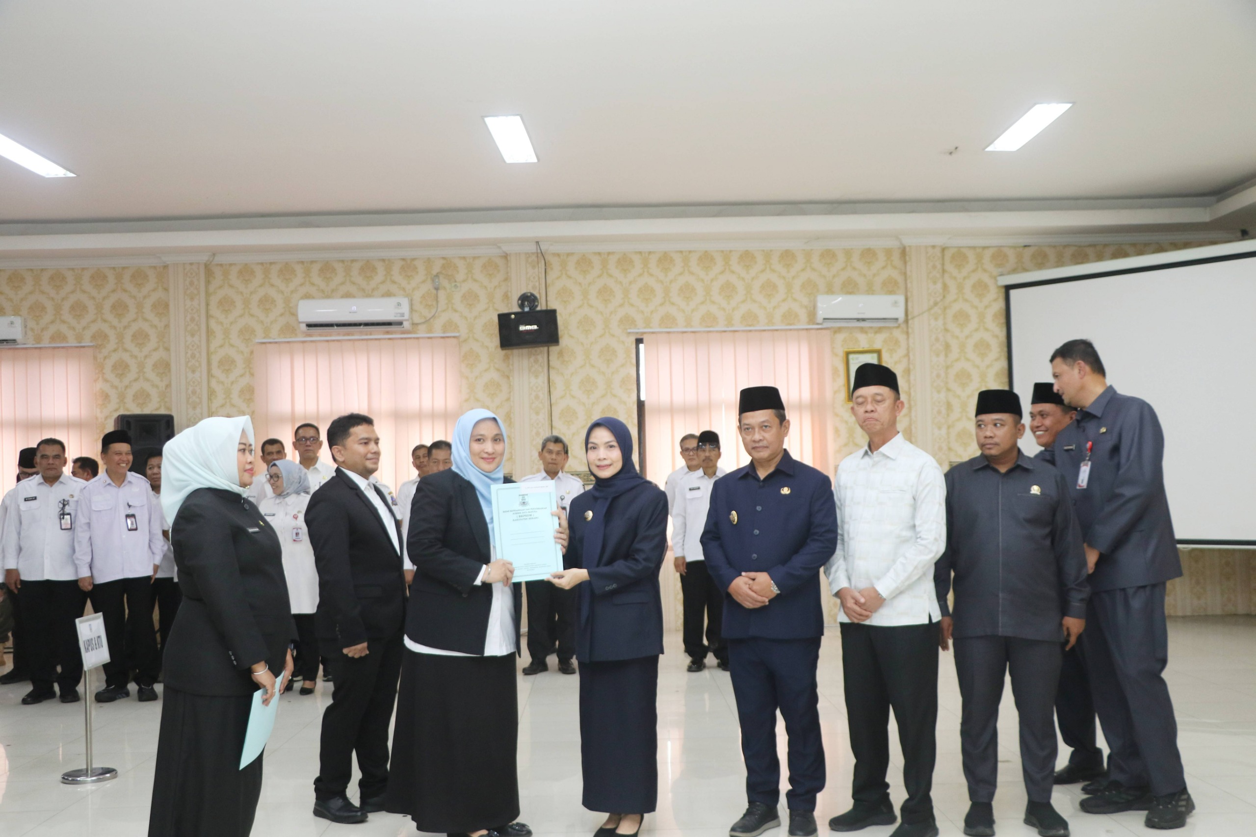 Tegaskan Tidak Ada Jual Beli Jabatan, Bupati Serang Lantik Puluhan Pejabat Administrator