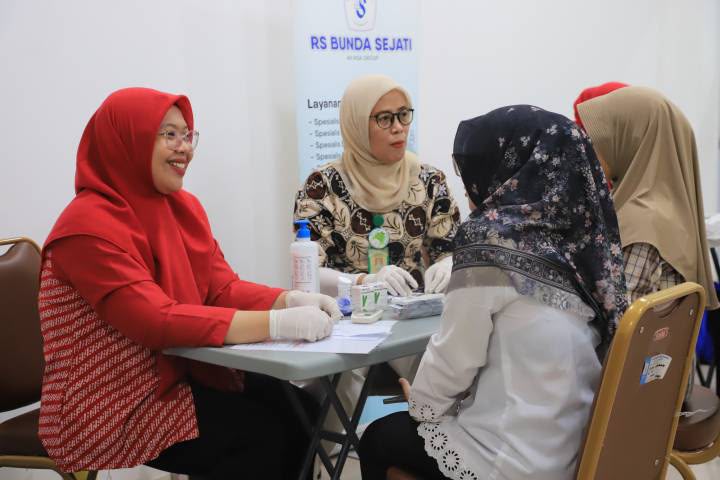 Rayakan HUT ke-33, RS Bunda Sejati Gelar Bakti Sosial Pemeriksaan Kesehatan Gratis