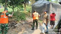 Koramil 02/Batuceper Bersama Warga Bersihkan Tumpukan Sampah di Jurumudi