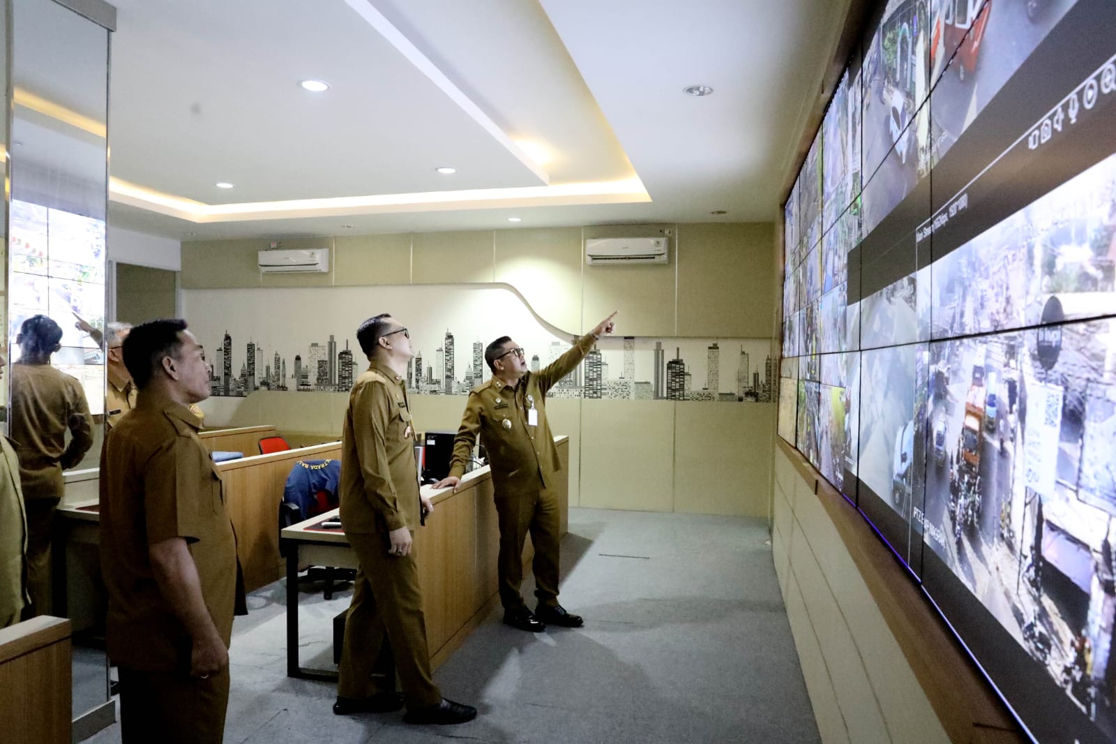 Wakil Wali Kota Tangerang Tinjau Area Traffic Control System di Dishub
