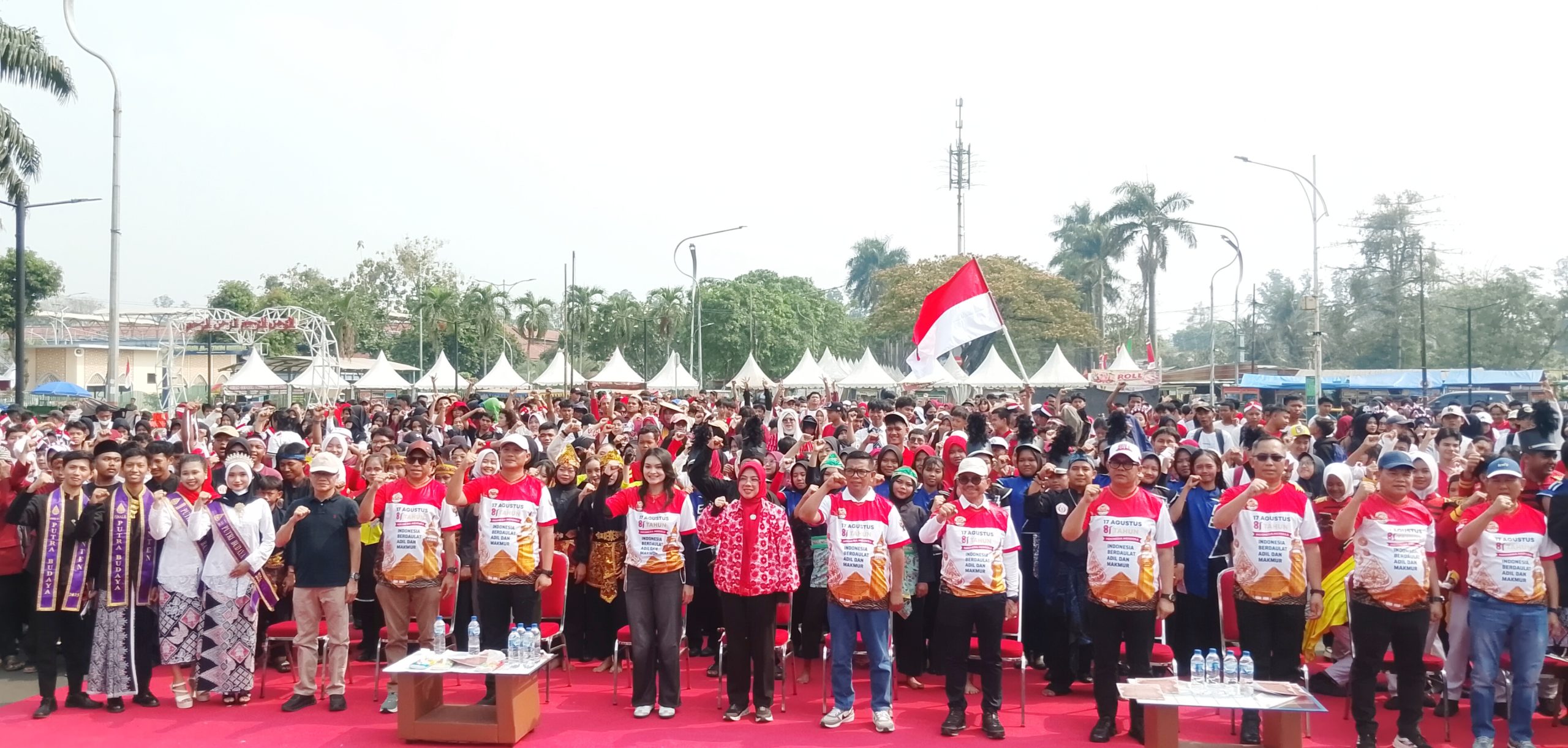 Pemprov Banten Semarakkan HUT RI ke-81, Kirab Merah Putih Warnai Kota Tangerang.