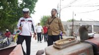 Bersepeda Sambil Tinjau Perbaikan Jalan M Toha, Sachrudin Dorong Percepatan dan Pastikan Kualitas