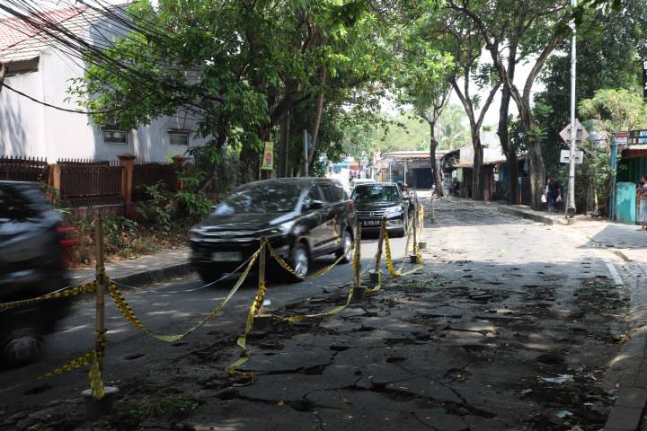 DPUPR Kota Tangerang Lakukan Perbaikan Jalan Teuku Umar