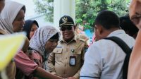 Operasi Pasar Diskoumperindag Kabupaten Serang Diserbu Emak-Emak Gunungsari
