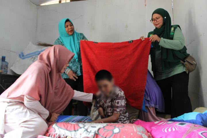 Kecamatan Pinang Jemput Bola Perekaman KTP-el bagi Penyandang Disabilitas