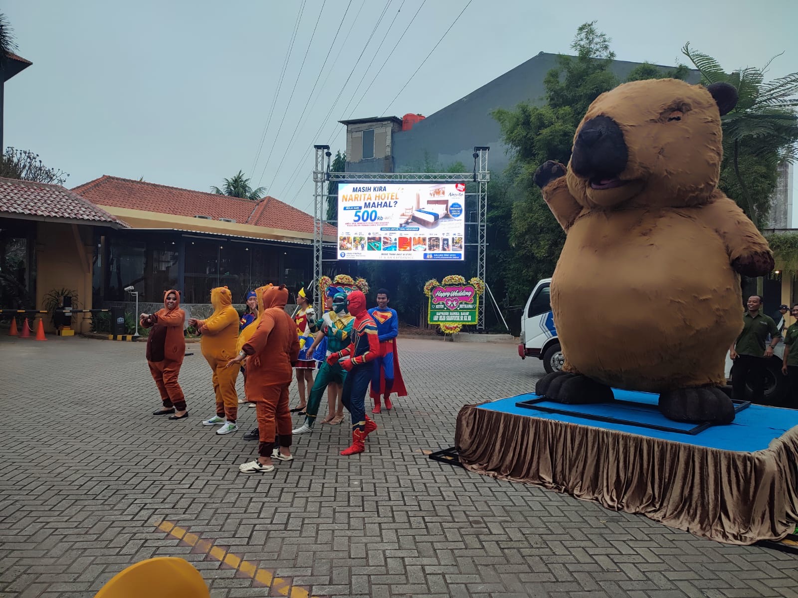 Narita Hotel Tangerang Luncurkan Kamar Tematik Disney dan Maskot Captain Cappy untuk Staycation Keluarga.