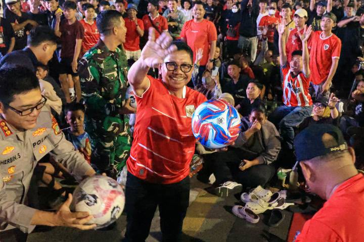 Nobar di Taman Elektrik Pecah, Warga Kota Tangerang Rayakan Kemenangan Timnas Indonesia