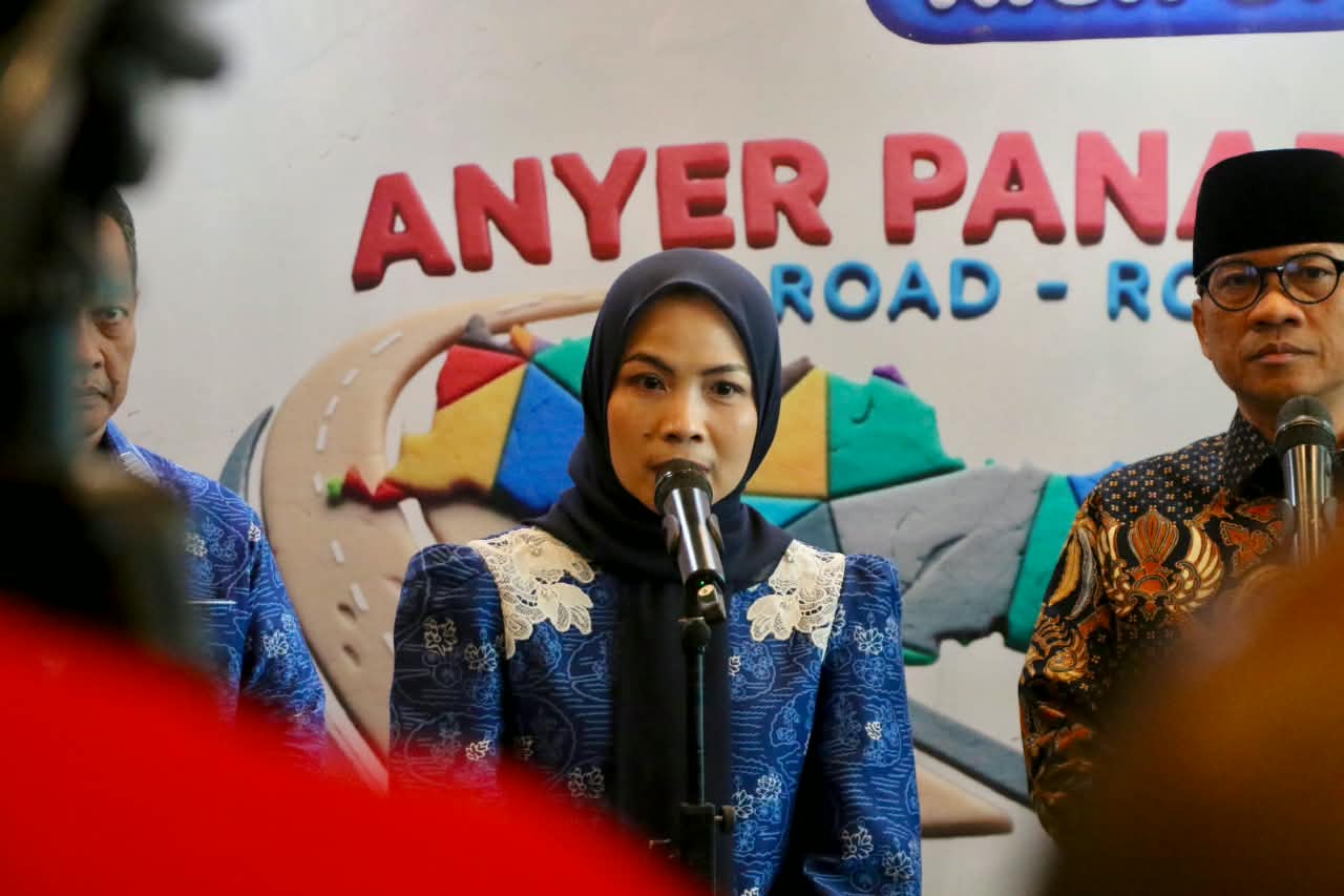 Bupati Serang Ratu Zakiyah dan Bupati Situbondo Resmi Kickoff Festival Anyer-Panarukan