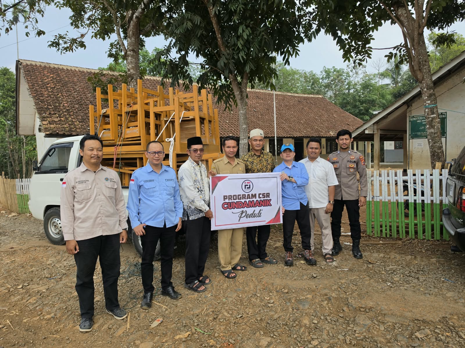 SPPG Cundamanik Salurkan Bantuan CSR