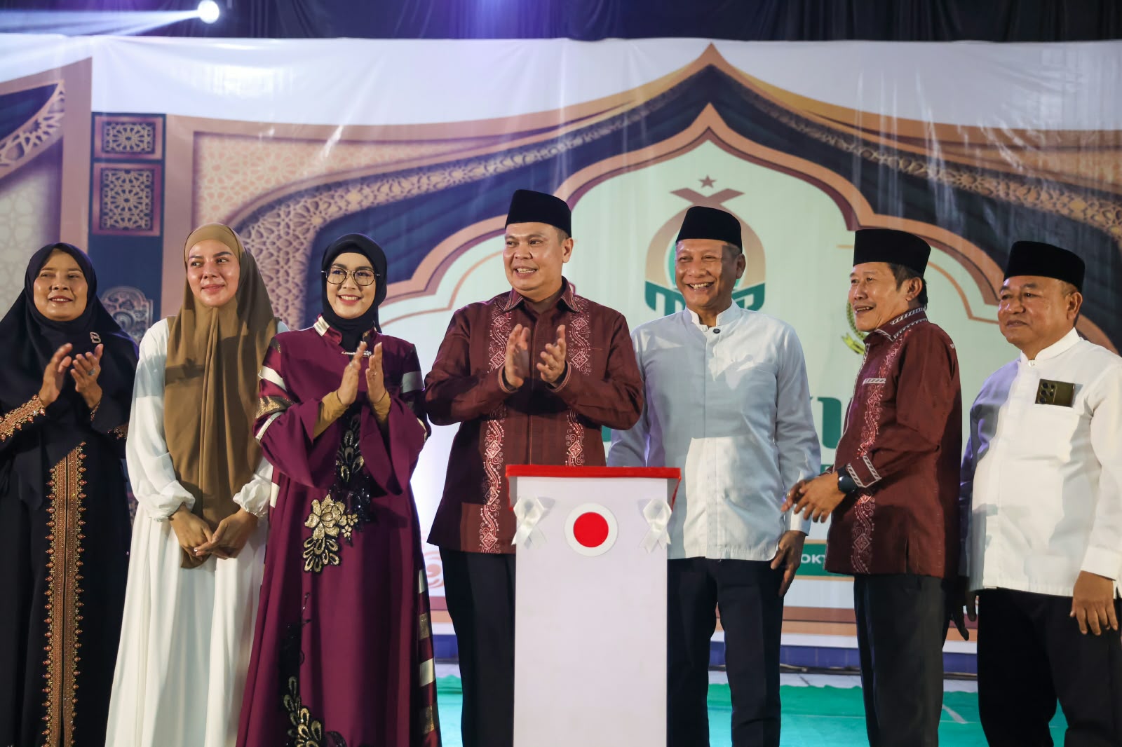 Buka MTQ Tingkat Kota Serang, Sekda Banten Deden Apriandhi Dorong Lahirnya Generasi Qur’ani Berprestasi Internasional
