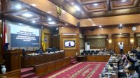 Bupati Serang Ratu Zakiyah Sampaikan Usulan Dua Raperda di Paripurna DPRD