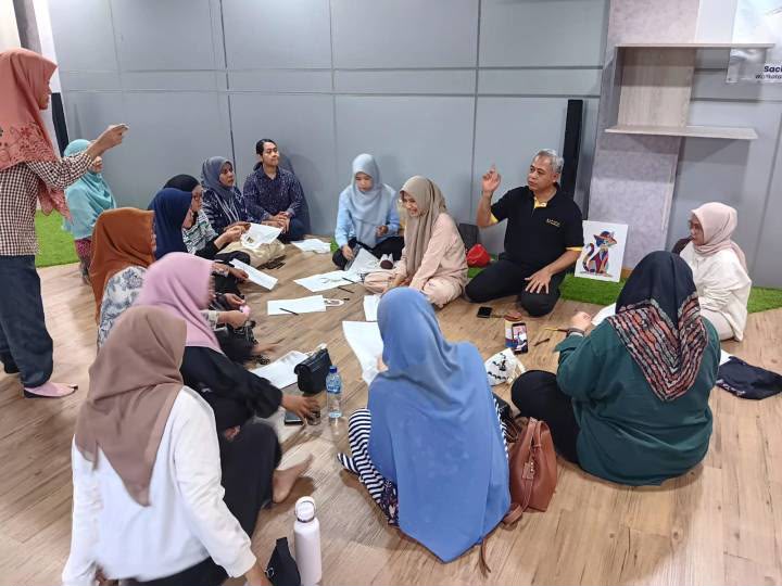 DPAD Kota Tangerang Ubah Perpustakaan Jadi Ruang Kreatif Lewat Pelatihan Sulam Pita