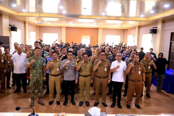 Perkuat Keamanan Kota Tangerang, Sachrudin Gembleng Barisan Satlinmas