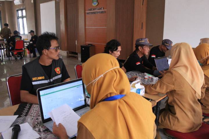 Kecamatan Jatiuwung Gelar Pemeriksaan Kesehatan Gratis bagi Satlinmas